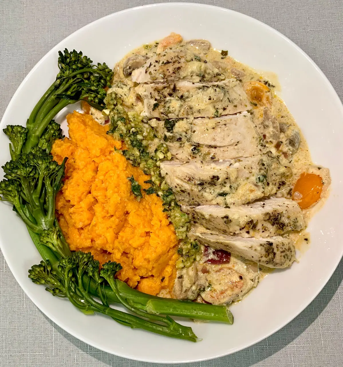 The-Foodie-Footballer-Creamy-pesto-chicken-served-with-sweet-potato-mash-and-tendersteam-broccoli_